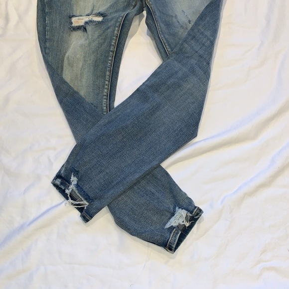 BNWT Distressed Maternity Jeans by Pinkblush - Picture 3 of 9
